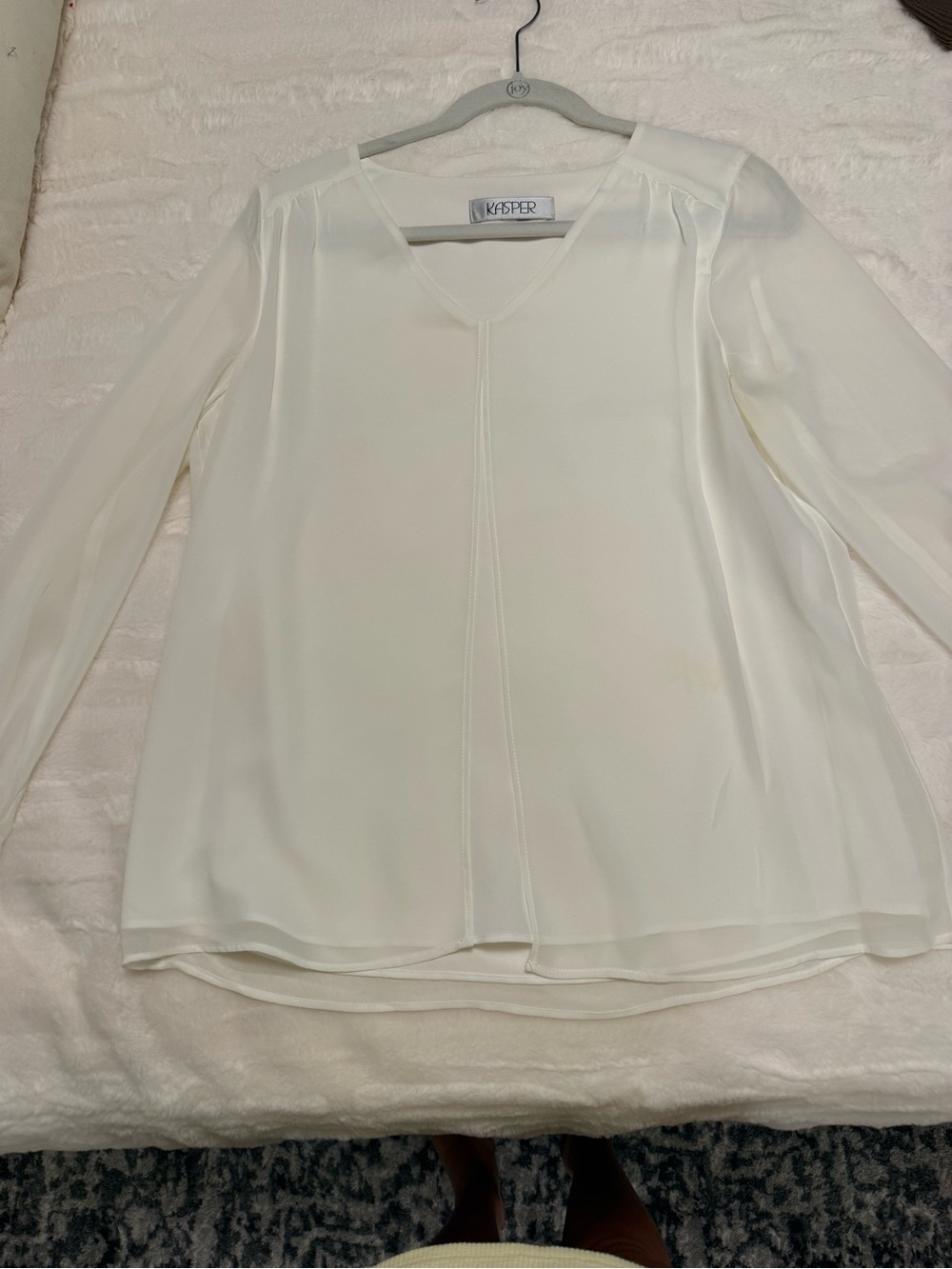 Kasper Women's Long-Sleeve V-Neck Cream Blouse